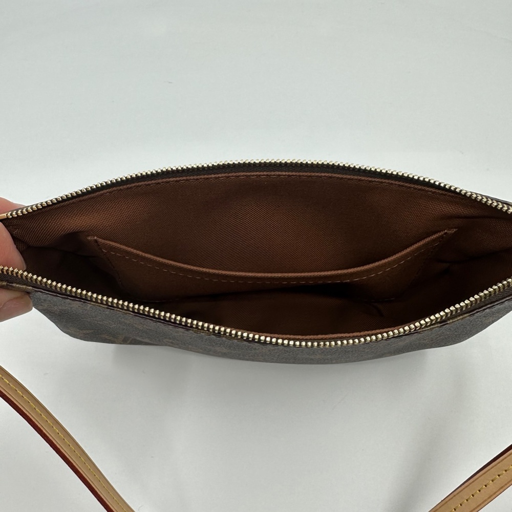 NEW AUTHENTIC LOUIS VUITTON POCHETTE - Picture 2 of 6